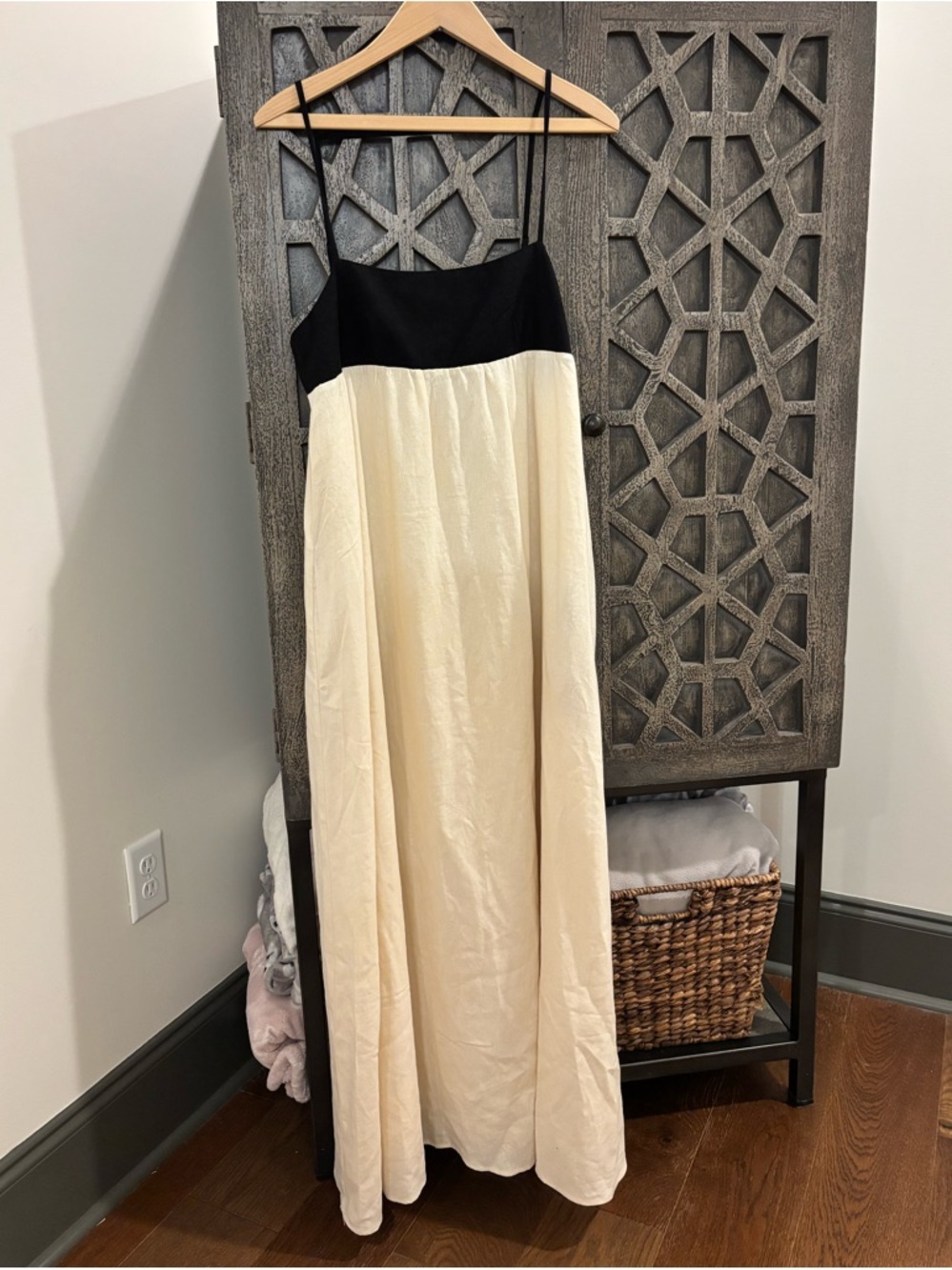 Rare House of Harlow 1960 Clove maxi dress in ecru linen blend with pockets